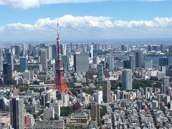 Vista sulla città di Tokyo e belvedere del cielo